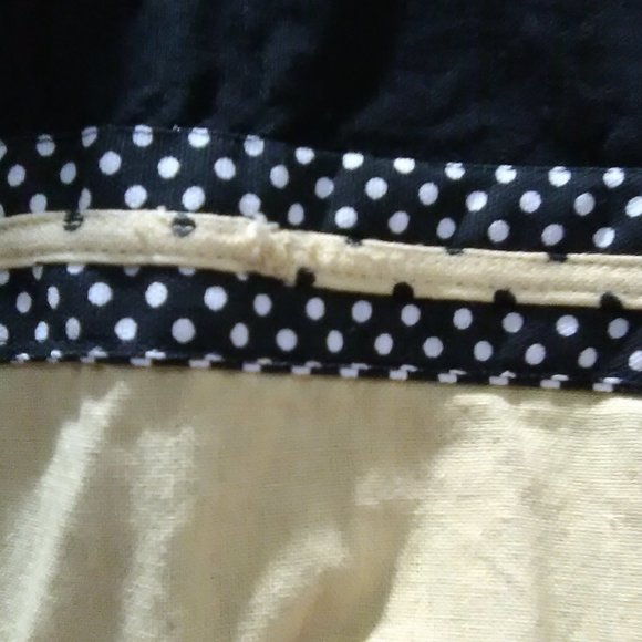 Flirty Women's Apron Hot Chick With A Yellow Chick Color Black/Yellow Poka Dots - Picture 4 of 5